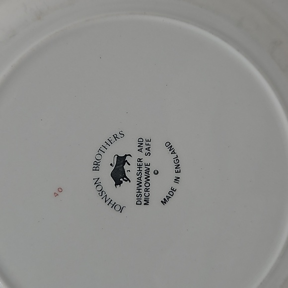 Johnson Brothers Katherine 7 3/4 in. Bread / Dessert Plate - Picture 4 of 4
